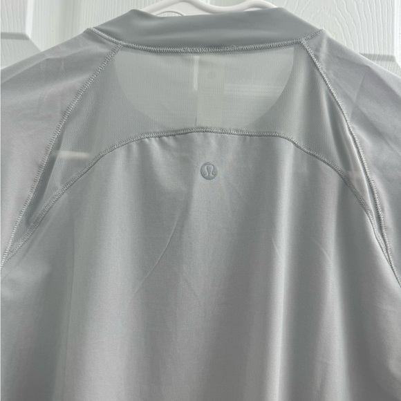Lululemon lightweight vented run jacket - Picture 2 of 5